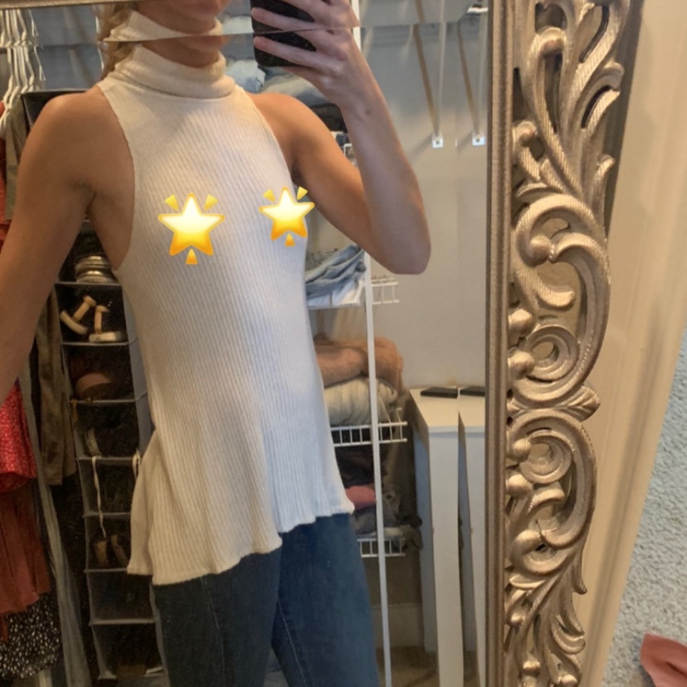 Off white turtle neck flowy tank